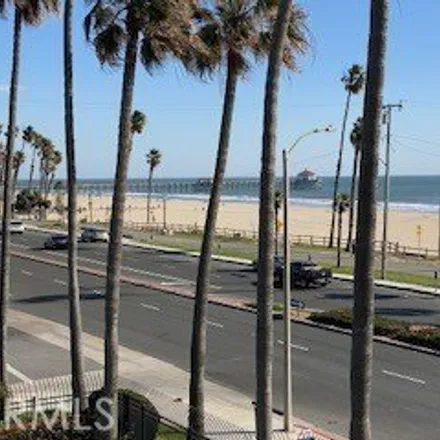 Buy this 1 bed condo on 139 12th Street in Huntington Beach, CA 92648