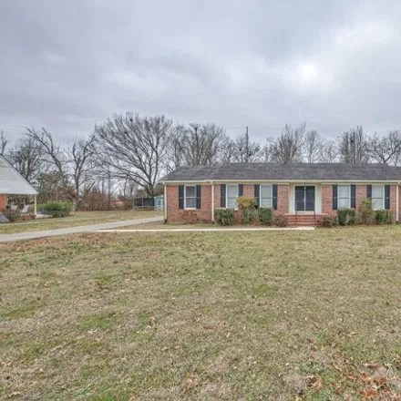 Buy this 3 bed house on 165 Idle Drive in Shelbyville, TN 37160