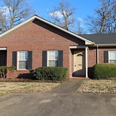 Image 1 - 787 Sivley Road, Hopkinsville, KY 42240, USA - House for rent