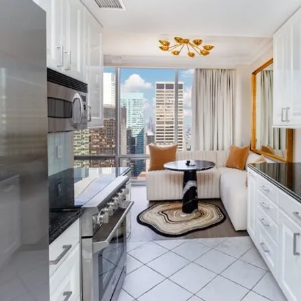 Image 7 - 641 Fifth Ave Unit 36D, New York, 10022 - Condo for sale