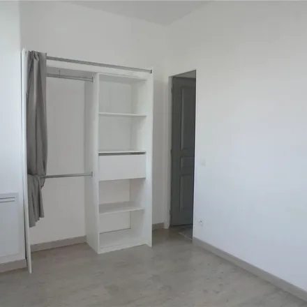 Image 4 - 12 Rue Jean Baffier, 18000 Bourges, France - Apartment for rent