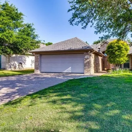 Buy this 3 bed house on 10856 Golfview Way in Benbrook, TX 76126