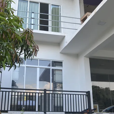 Rent this 4 bed house on Kandy