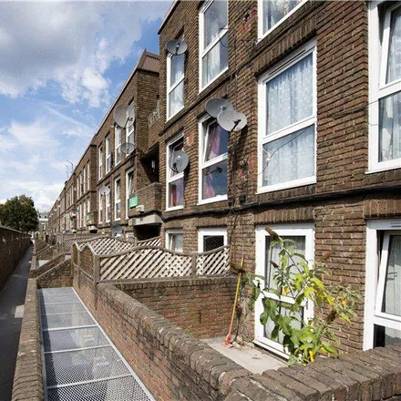 Image 3 - 34-39 Theseus Walk, London, N1 8DS, United Kingdom - Apartment for rent