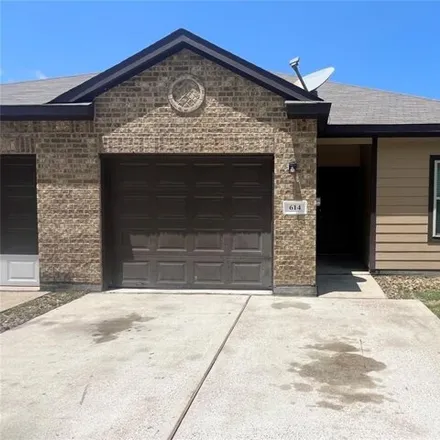 Rent this 3 bed townhouse on unnamed road in Dayton, TX 77535