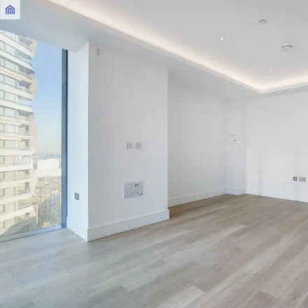 Image 3 - Carrara Tower, City Road, London, EC1V 1AE, United Kingdom - Apartment for rent