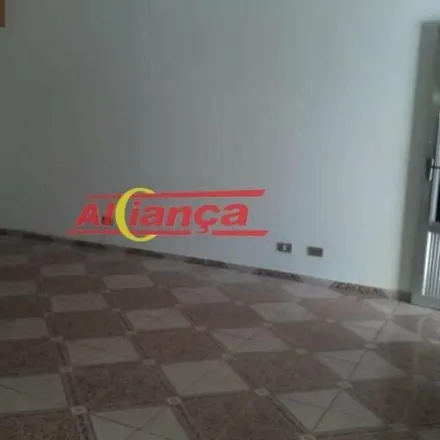 Rent this 3 bed house on Rua Ataulfo Alves in Paraventi, Guarulhos - SP
