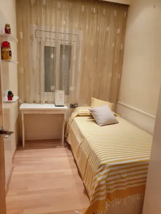 Rent this 3 bed room on Carrer de Llavinés in 08904 l'Hospitalet de Llobregat, Spain