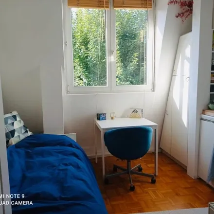 Rent this 1 bed apartment on Nibelungenallee 47 in 60318 Frankfurt, Germany