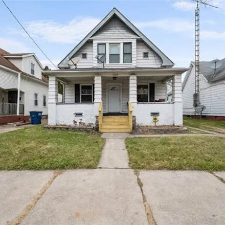 Buy this 3 bed house on 1446 Avondale Avenue in Toledo, OH 43607