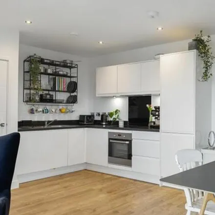 Image 2 - Lambourne House, Apple Yard, London, SE20 8FW, United Kingdom - Apartment for sale