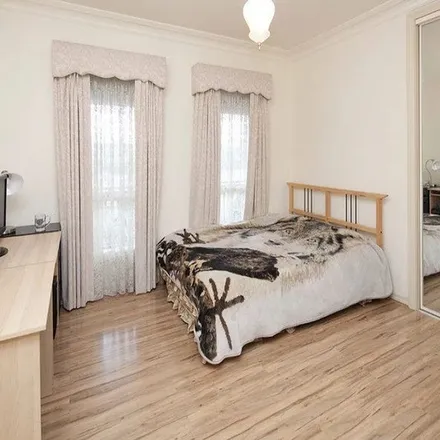Image 3 - 4 Enmore Close, Berwick VIC 3806, Australia - Apartment for rent