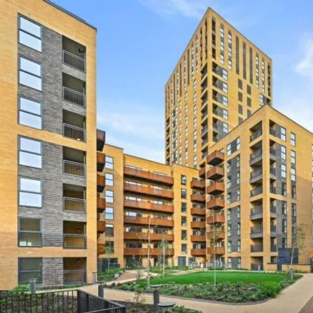 Image 1 - Western Avenue, London, W3 7EL, United Kingdom - Apartment for rent