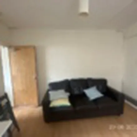 Image 3 - Dogfield Street, Cardiff, CF24 4QJ, United Kingdom - Apartment for rent