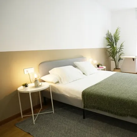 Rent this 4 bed room on Carrer de la Guàrdia in 14B, 08001 Barcelona