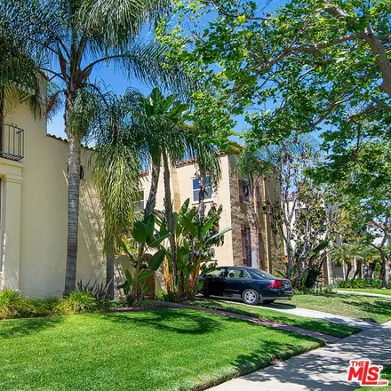 Buy this studio townhouse on West Hollywood Community Day School in South Hayworth Avenue, Los Angeles
