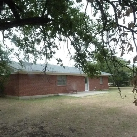 Image 6 - 101 Boggess Street, Saint Jo, Montague County, TX 76265, USA - House for sale