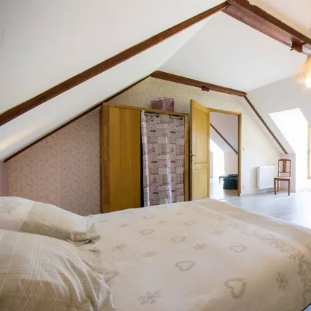 Rent this 3 bed house on Zone d’Activité de l’Enseigne in 22510 Trédaniel, France