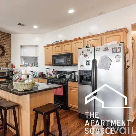 Rent this 5 bed apartment on 1010 N Kedzie Ave