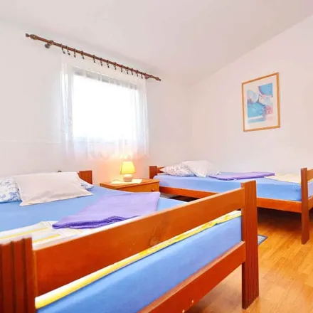 Rent this 3 bed apartment on Vilanjski Vir in Naklice, 21253 Grad Omiš