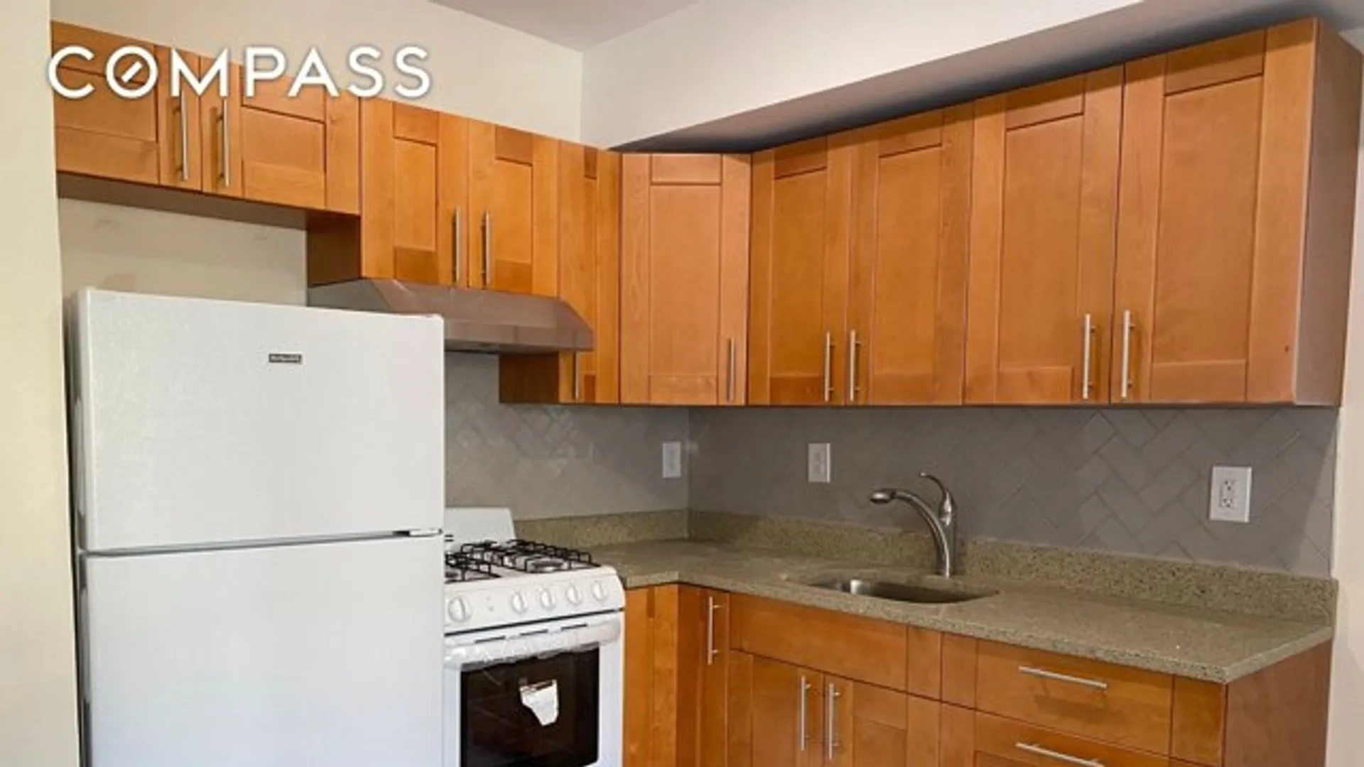 33 Trumbull Place, New York, NY 10301, USA | Studio house for rent