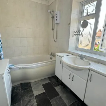 Image 2 - 199 Oxlow Lane, London, RM10 7AW, United Kingdom - Duplex for rent