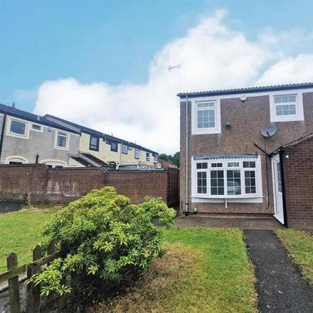 Rent this 3 bed duplex on Stronsay Close in Frankley, B45 0HW