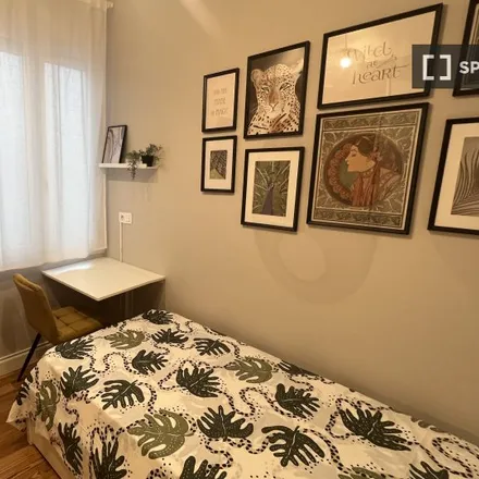 Rent this 6 bed room on Alameda Recalde / Recalde zumarkalea in 30, 48009 Bilbao