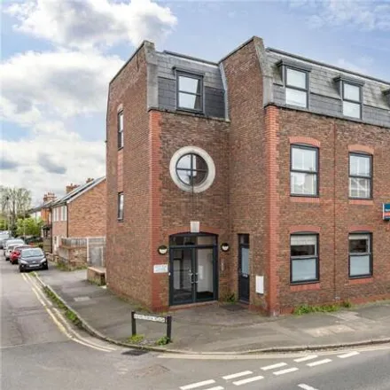Buy this 1 bed apartment on TT Graphics and Signs in Station Road, Addlestone