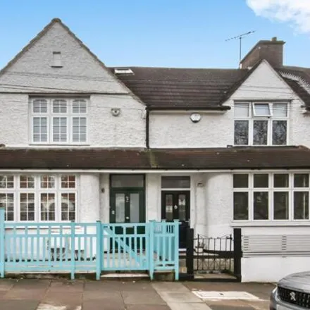 Image 2 - 41 Laurel Gardens, London, W7 3JG, United Kingdom - House for sale