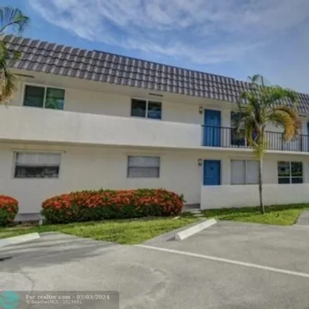 Buy this 2 bed condo on 103 Southeast 14th Street in Boca Raton, FL 33432