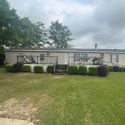 Buy this studio apartment on 1152 Barfield Road in Cowarts, Houston County