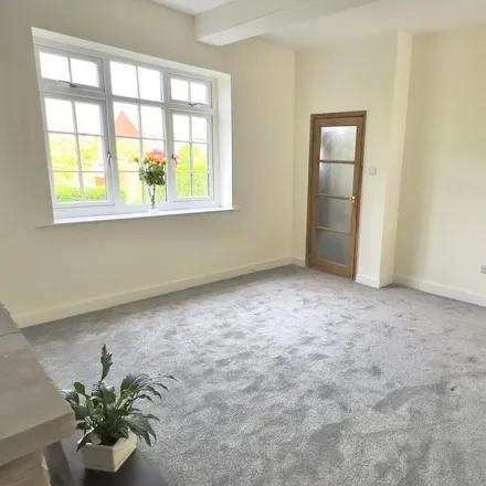 Image 3 - unnamed road, Leeds, LS23 6HT, United Kingdom - Townhouse for rent