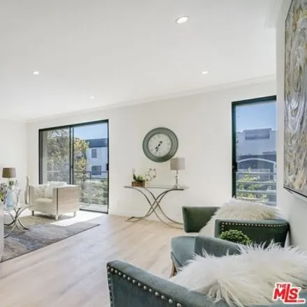 Image 3 - 8473 West 1st Street, Los Angeles, CA 90048, USA - Condo for sale