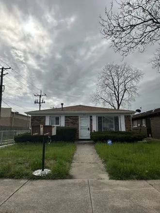 Rent this 2 bed house on 472 Hoxie Avenue in Calumet City, IL 60409