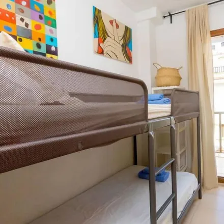 Rent this 3 bed townhouse on Cunit in Avinguda de Vilanova i la Geltrú, 43881 Cunit