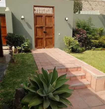 Image 2 - Del Parque Avenue, La Molina, Lima Metropolitan Area 15026, Peru - House for sale