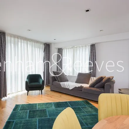 Rent this 2 bed apartment on 8 Kew Bridge Road in London, TW8 0FD