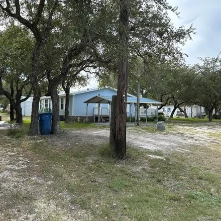 Image 2 - 1870 Lone Star Road, Rockport, TX 78382, USA - House for sale