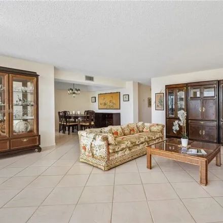 Image 3 - North Fort Lauderdale Beach Boulevard, Fort Lauderdale, FL 33305, USA - Condo for sale