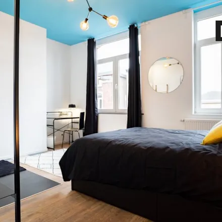 Rent this 9 bed room on Rue Mosselman 8 in 4000 Liège, Belgium