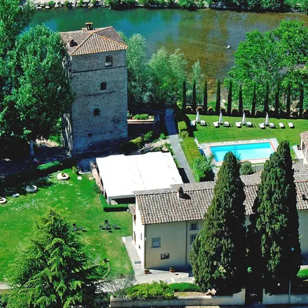 Buy this 16 bed house on Arezzo