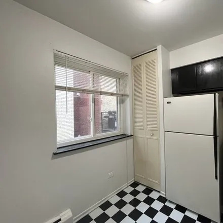 Image 3 - 736 West Buena Avenue, Chicago, IL 60613, USA - Apartment for rent