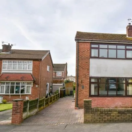 Buy this 3 bed duplex on Brownlow Avenue in Hindley, WN2 2LJ