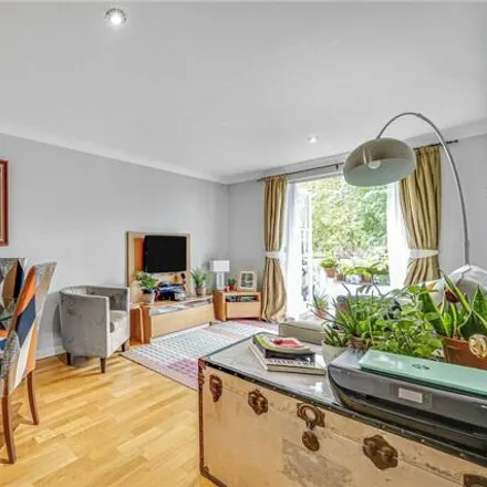 Image 2 - 171 Seagrave Road, London, SW6 1RP, United Kingdom - Apartment for sale