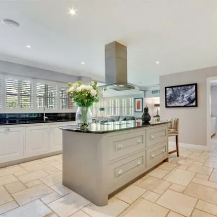 Image 9 - Greenway, Brentwood, CM13 2NP, United Kingdom - House for sale