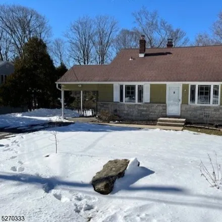 Rent this 3 bed house on 49 Hemlock Place in Randolph Township, NJ 07869