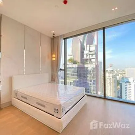 Rent this 3 bed apartment on Mae Varee - sweet sticky rice with mango in Soi Sukhumvit 55, Vadhana District