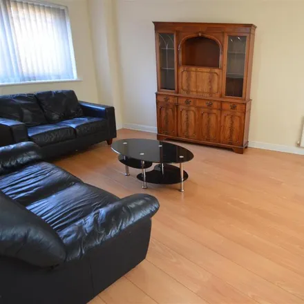 Image 2 - 51 Drayton Street, Manchester, M15 5LL, United Kingdom - House for rent