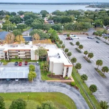 Rent this 1 bed condo on North Lake Parker Avenue in Lakeland, FL 33805